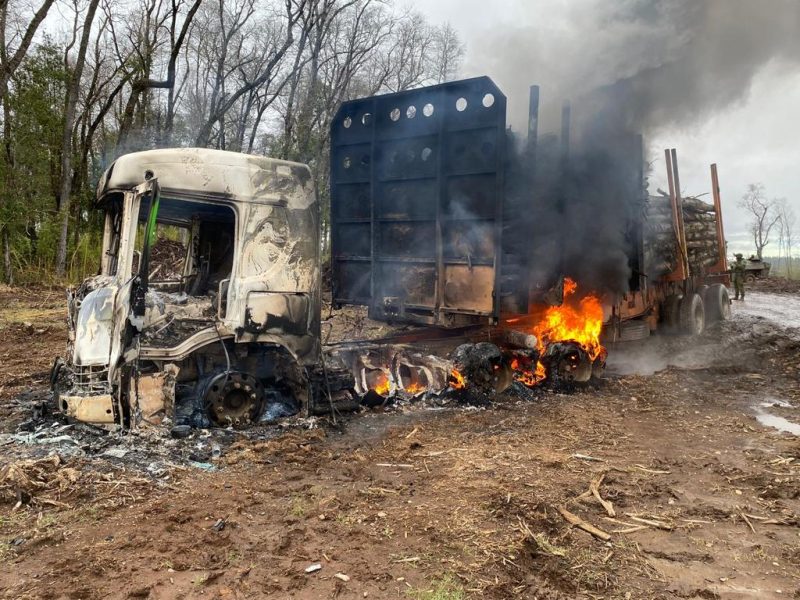 Detienden a dos primos por quemar camión y simular ataque en contexto de conflicto mapuche