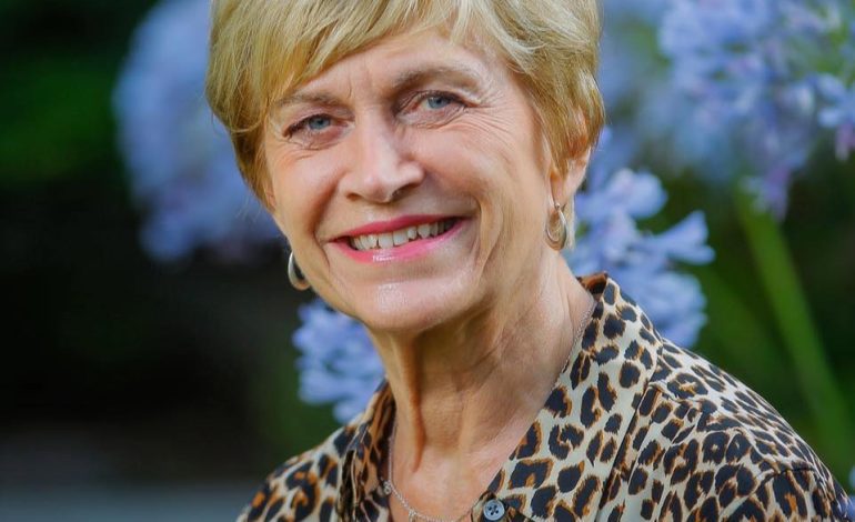 Más de 100 figuras de centro e izquierda entregan apoyo a Matthei: “No renunciamos a nuestros principios”