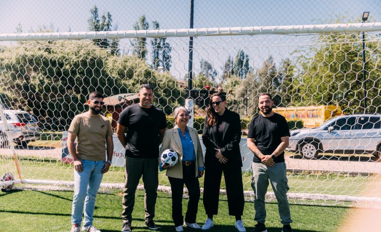 Jara se reunió con Sifup para abordar temas laborales, violencia en estadios y separación de la ANFP con la Federación