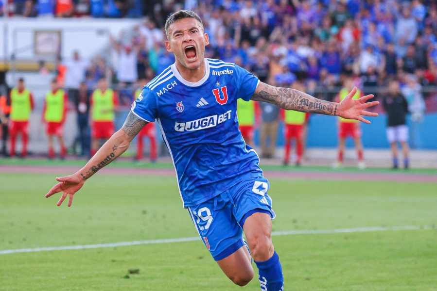 ¡Agónico! Aránguiz anotó de penal el 2-2 final de la U ante Lanús por la Copa Sudamericana