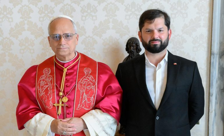 Boric reconoce rol de Trump en tregua de Gaza tras reunión con León XIV