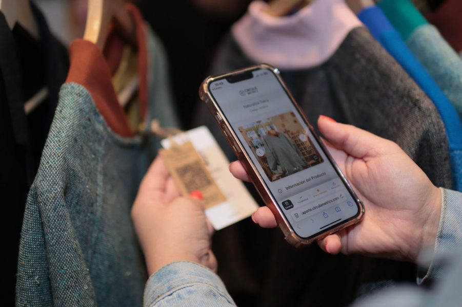 Empresa chilena liderada por mujeres desarrolla El Pasaporte Digital de prendas textiles 