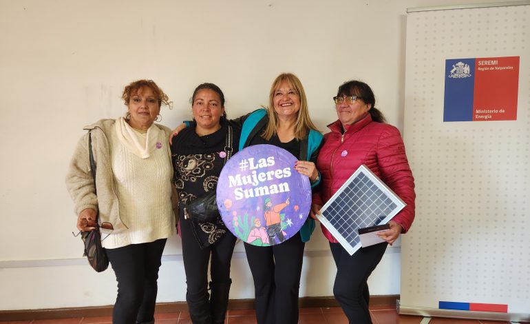 Programa Futura: 80 mujeres de Quintero y Puchuncaví se capacitan en instalación de paneles fotovoltaicos