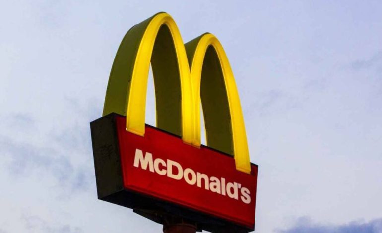 Trabajadora desaparece al interior de un local de McDonald’s, y es encontrada sin vida al día siguiente