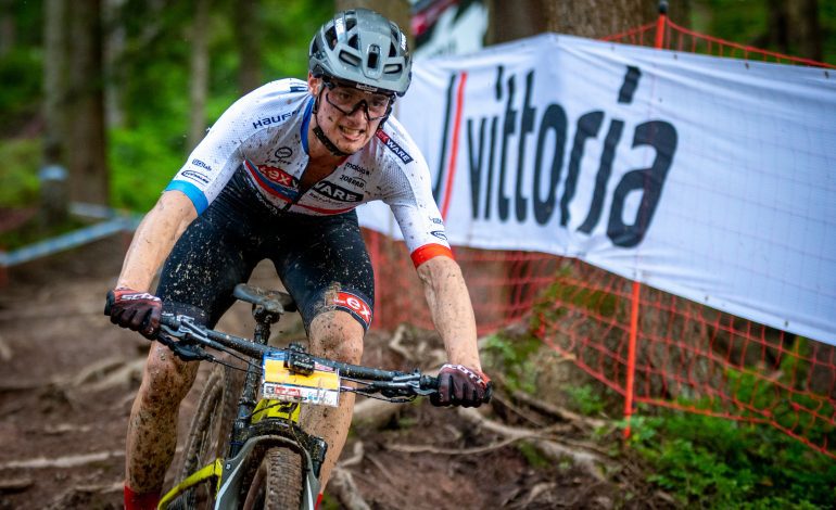 Martín Vidaurre cierra la temporada 2025 como subcampeón mundial de MTB