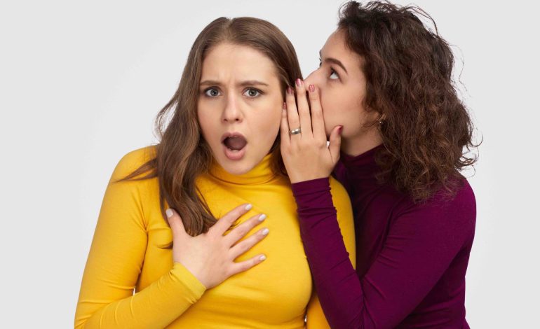 Chismear es (a veces) saludable: La ciencia detrás del rumor y sus beneficios sociales