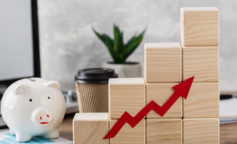 Percepción económica en Chile alcanza niveles récord: 34 % ve progreso, 67 % evalúa positivamente su situación