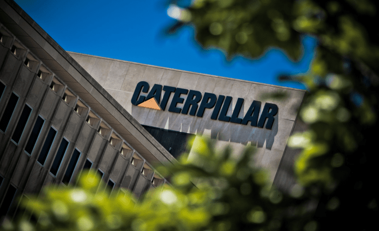 Empresas tecnológicas compran firmas de software minero