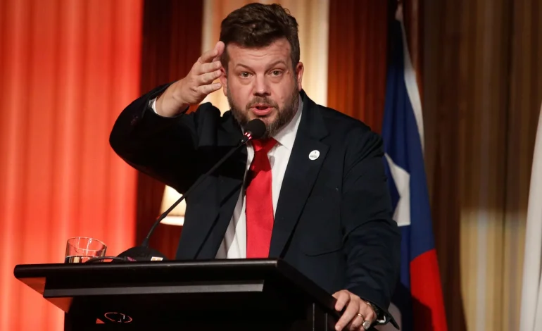 Kaiser presenta querella contra Parisi por injurias y calumnias tras acusaciones de intento de corrupción