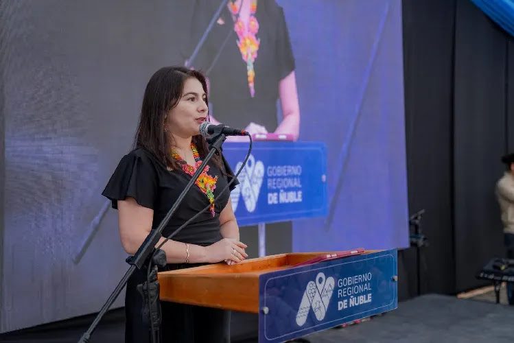 Profesora chilena se convierte en la primera ganadora del Premio al Educador de Música Latina