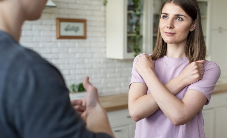 La mitad de los chilenos no sabe cómo ayudar a alguien con depresión, revela estudio nacional