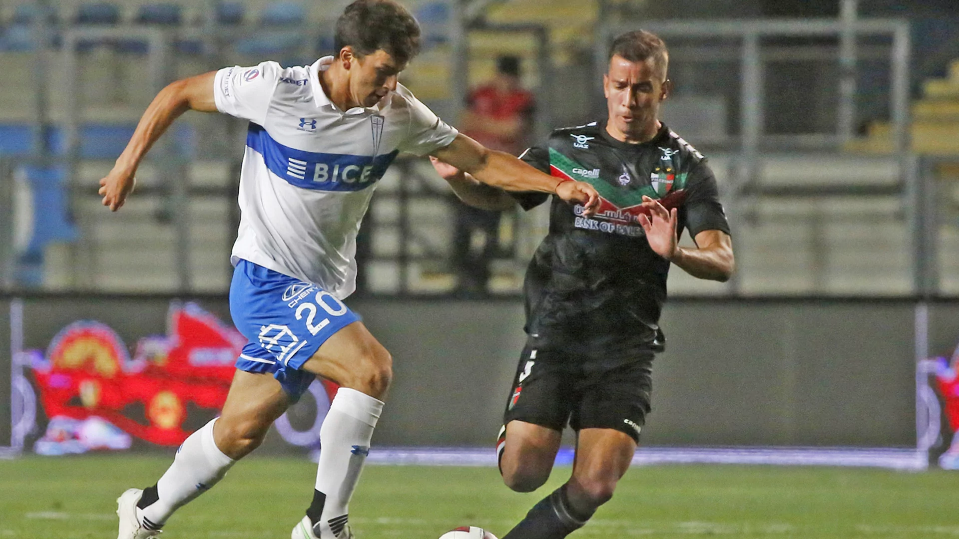 Triunfo clave de la UC: Católica vence 2-1 a Palestino y se afianza en la lucha por el “Chile 2” a Libertadores