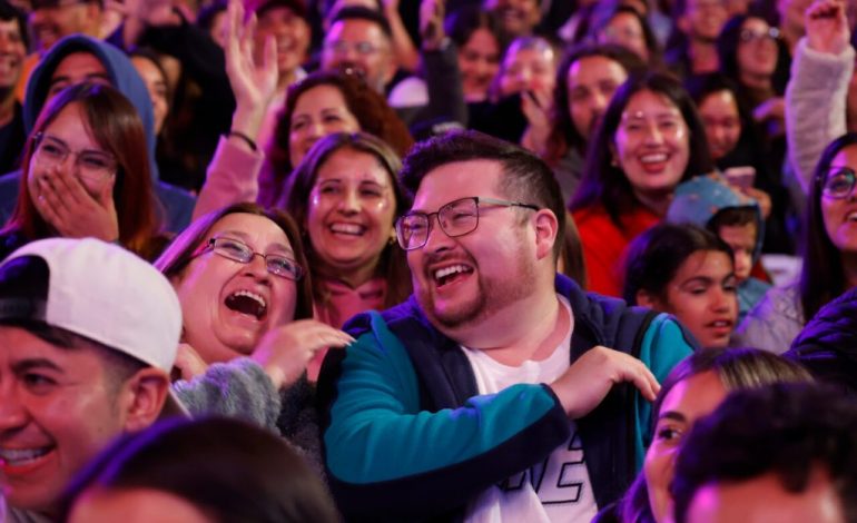 ¿Vivimos mejor o somos presos de la nostalgia?: 40 % de los chilenos asegura que la gente era más feliz hace 50 años