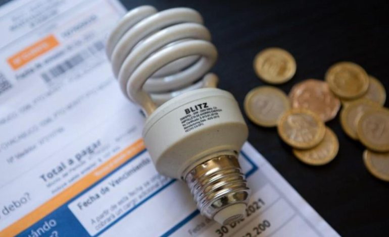 CNE aprueba informe que devolverá montos a clientes por error en cálculo de cuentas de luz