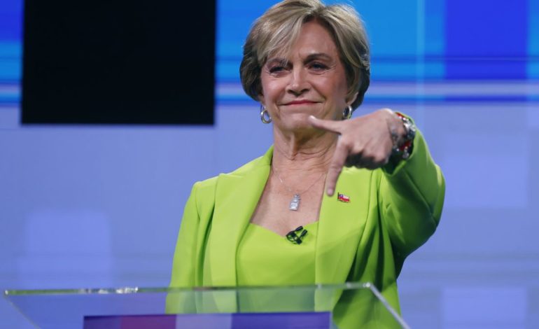 Matthei lidera voto en China y le siguen Jara y Kast, según resultados preliminares