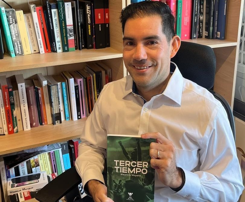 «Tercer tiempo» de Mauricio Moyano es el ganador al mejor libro en la categoría relato Premio Nacional del Fútbol Chileno IHE 2025