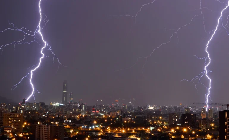 Pronostican tormentas eléctricas en cinco regiones del país: ¿qué zonas afectará y cuándo?