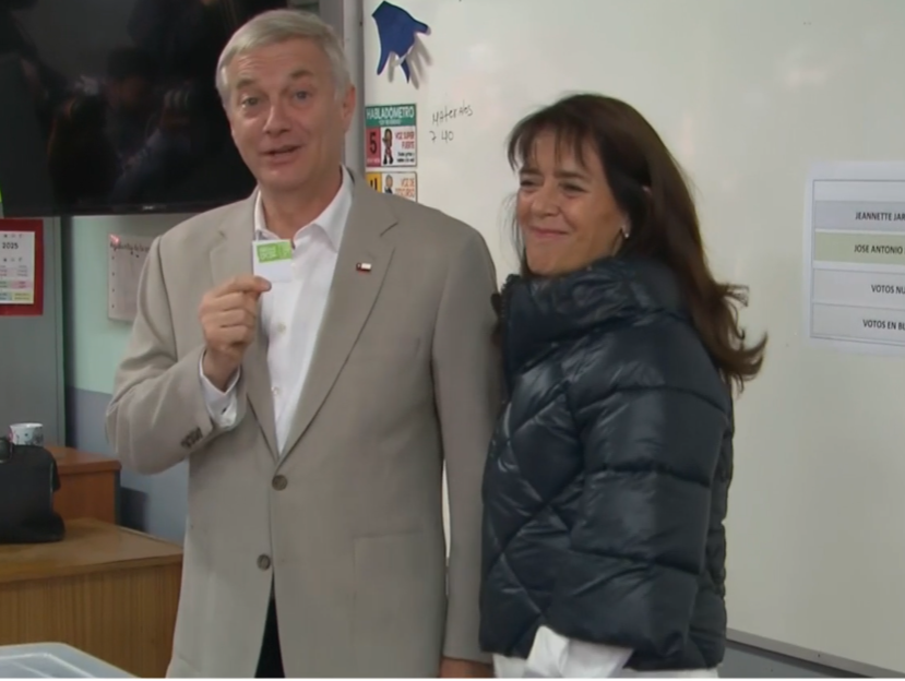 José Antonio Kast tras emitir su voto: «La ciudadanía tiene la palabra»