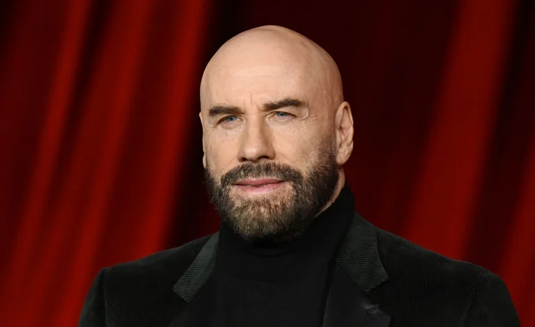 Demanda remece a Hollywood por presunto uso de óvulos de la nieta de Elvis Presley por parte de John Travolta