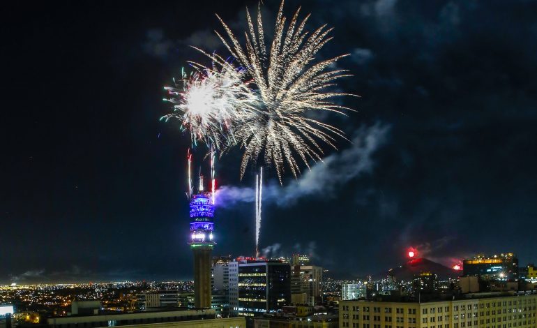 Año Nuevo en la Torre Entel 2026: artistas confirmados y animadores para el gran show en Santiago