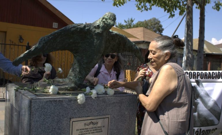 “Con odio y premeditación”: destruyen memorial de víctimas de la dictadura en víspera de Navidad en San Joaquín
