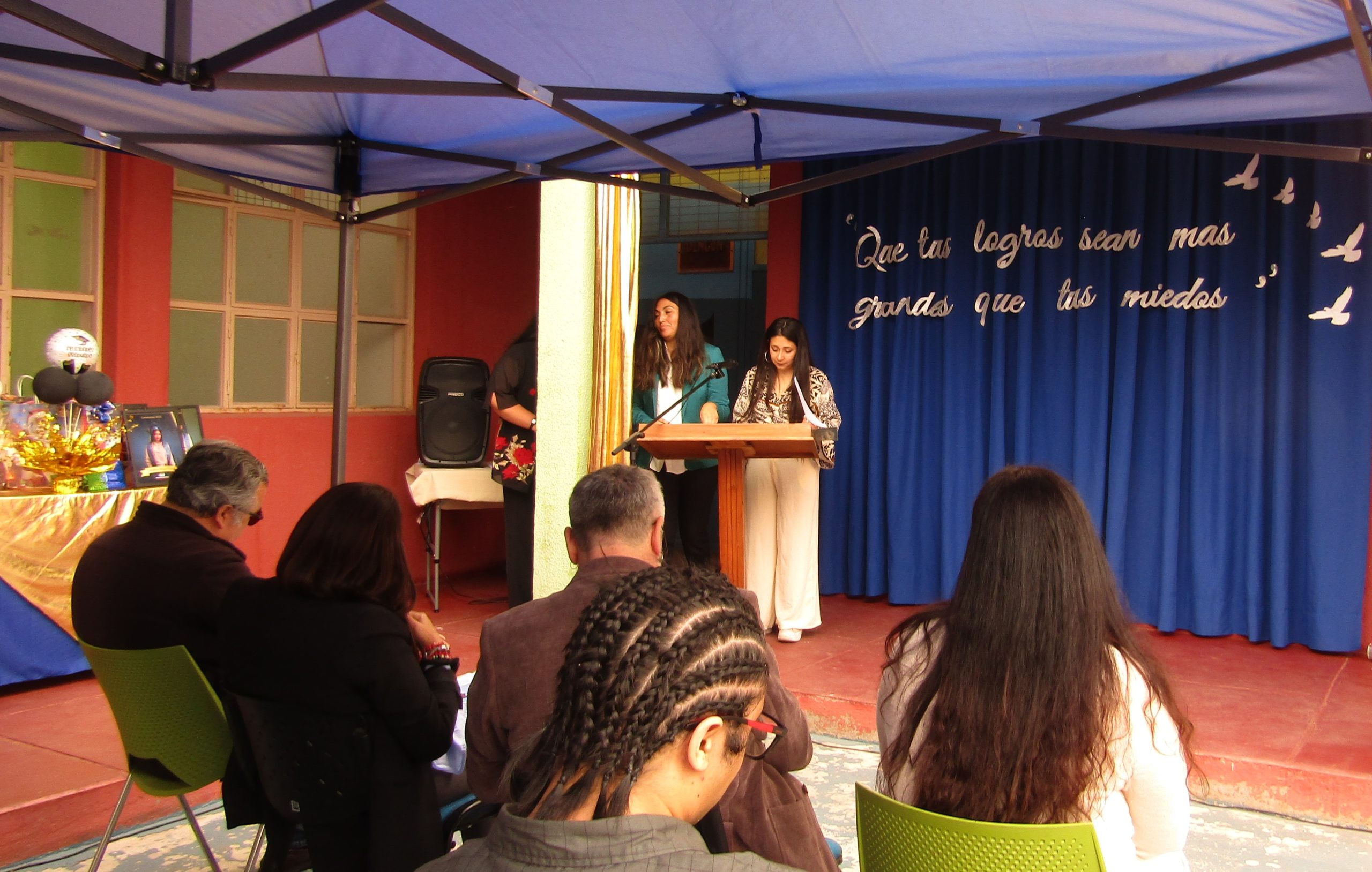 Cinco jóvenes en proceso de reinserción celebran licenciatura en contexto de encierro