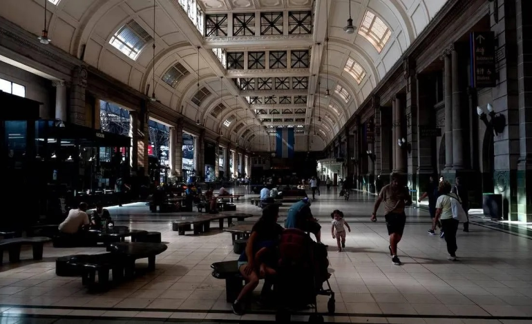 Caos en el AMBA: apagón masivo deja sin luz a más de un millón de personas en Buenos Aires
