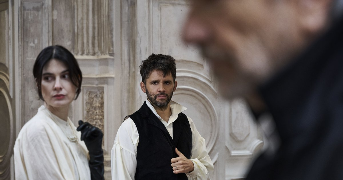 Acreedores en Teatro a Mil 2026: clásico de Strindberg revive en escena con reparto chileno