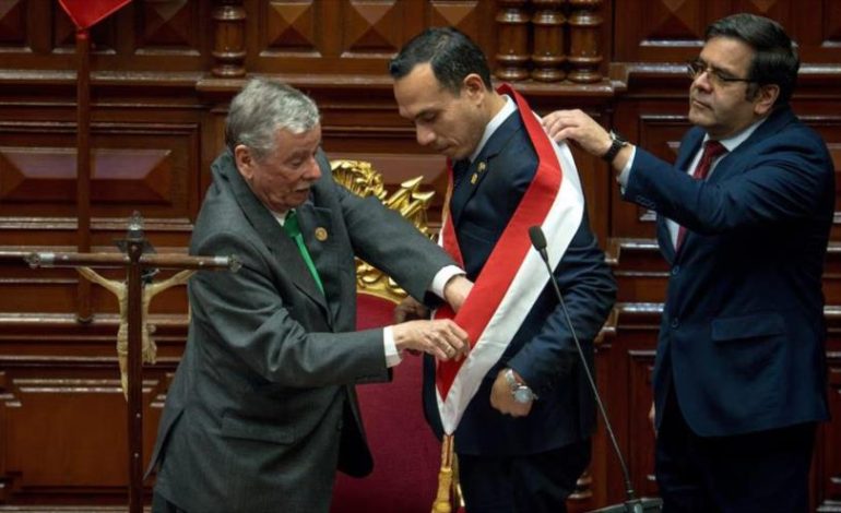 Congreso de Perú destituye al presidente interino José Jerí tras aprobación de mociones de censura