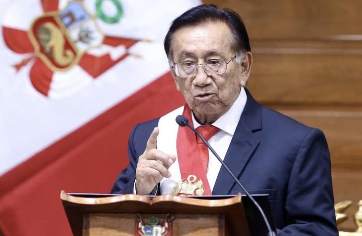 José María Balcázar es elegido nuevo presidente interino de Perú, en medio de investigaciones por presunta corrupción
