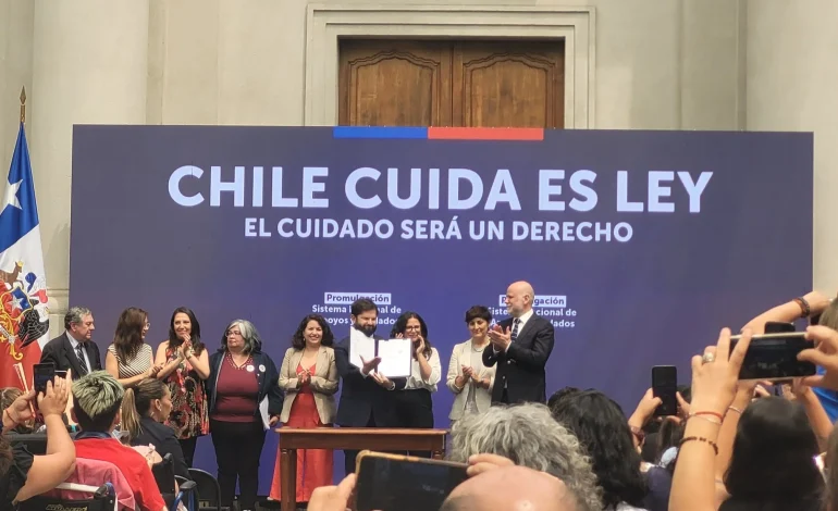 Gobierno promulga la Ley “Chile Cuida” y consagra el derecho al cuidado como pilar de la protección social