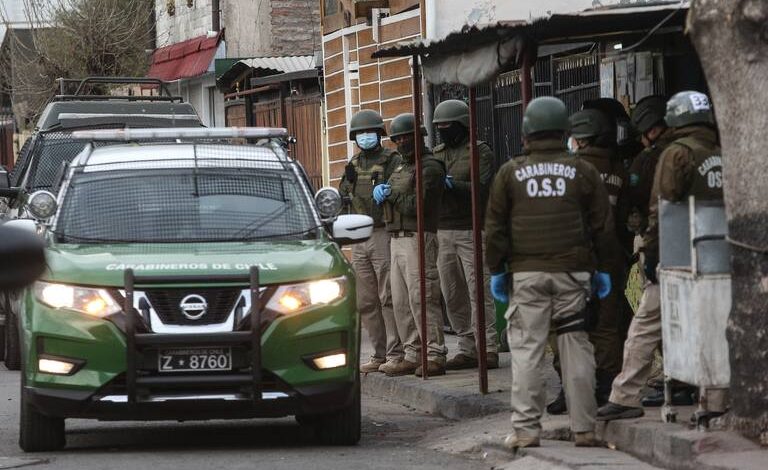 Dos carabineros resultan heridos tras persecución con disparos en la población La Legua