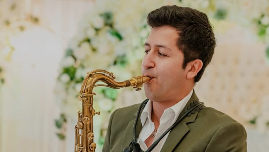 Músico chileno detenido por ICE en EE. UU. permanece en Alligator Alcatraz mientras familia pide apoyo