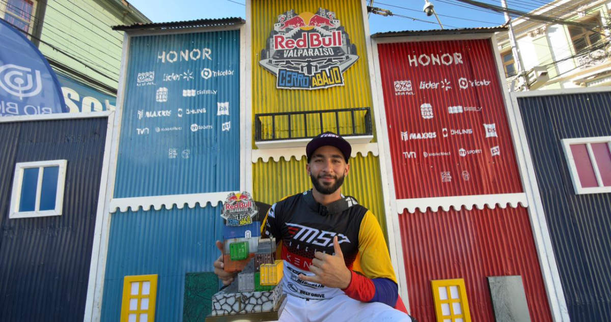 Sebastián Holguín se corona en Red Bull Valparaíso Cerro Abajo 2026