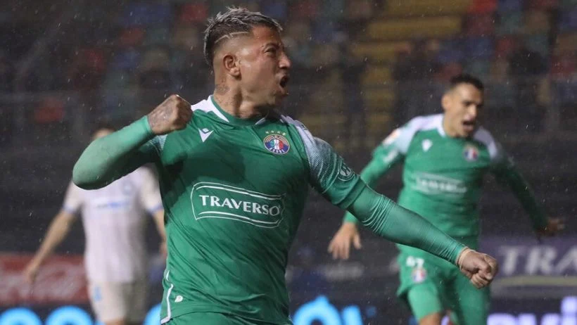 Audax Italiano vence 1-0 a Everton y complica al colista en la Liga de Primera