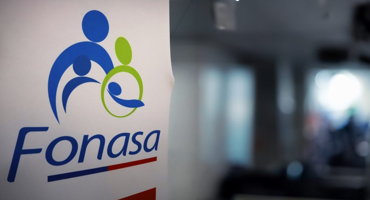 Fonasa inicia devolución de cotizaciones pagadas en exceso: revisa si te corresponde dinero pendiente