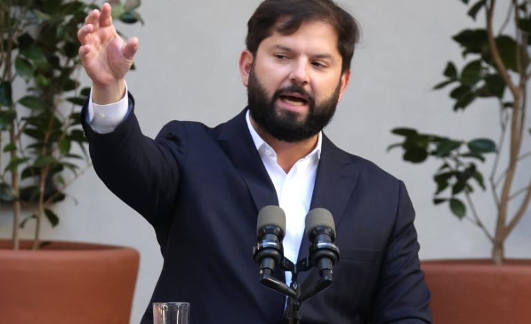 Polémica por cable submarino chino: Kast suspende reunión en La Moneda y Boric critica presión de su sucesor