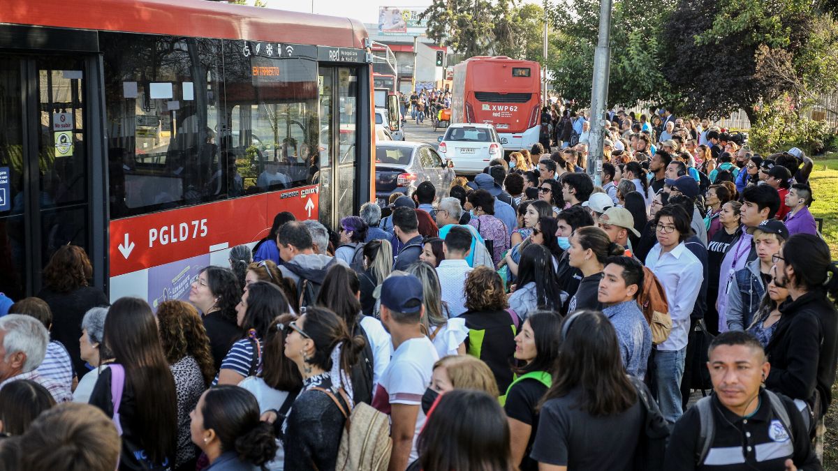 “Súper Lunes”: aumentará la frecuencia de micros, Metro y trenes en la Región Metropolitana