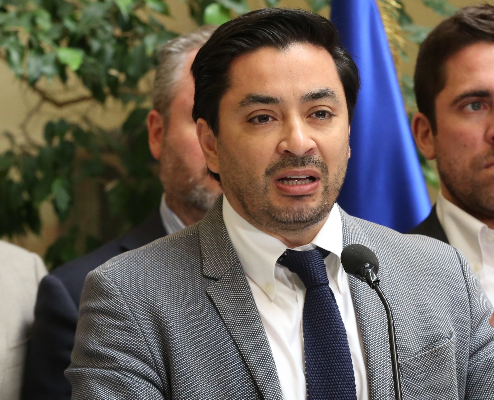 “¿Más pobre, pero más feliz?”: el lapsus de diputado republicano que se viralizó