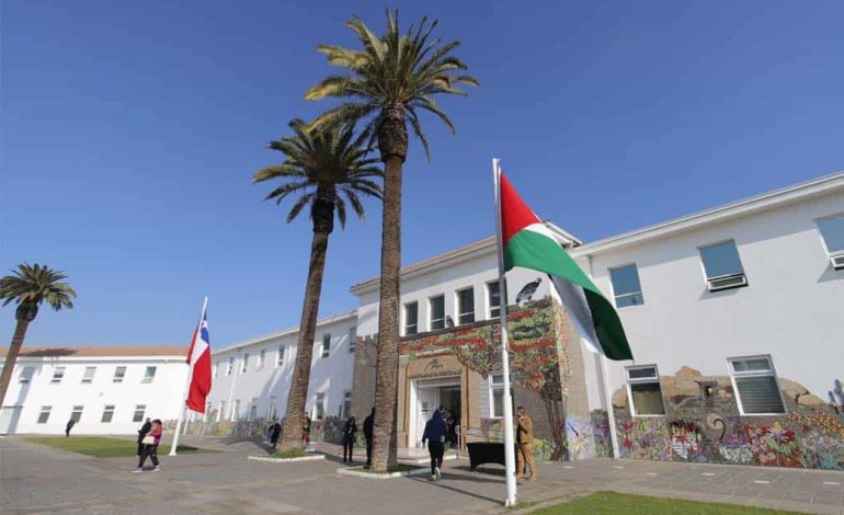 Contraloría ordena no izar bandera de Palestina en municipios de Puente Alto y La Cisterna