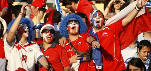 Ipsos: tres de cada cuatro personas en Chile declara ser feliz