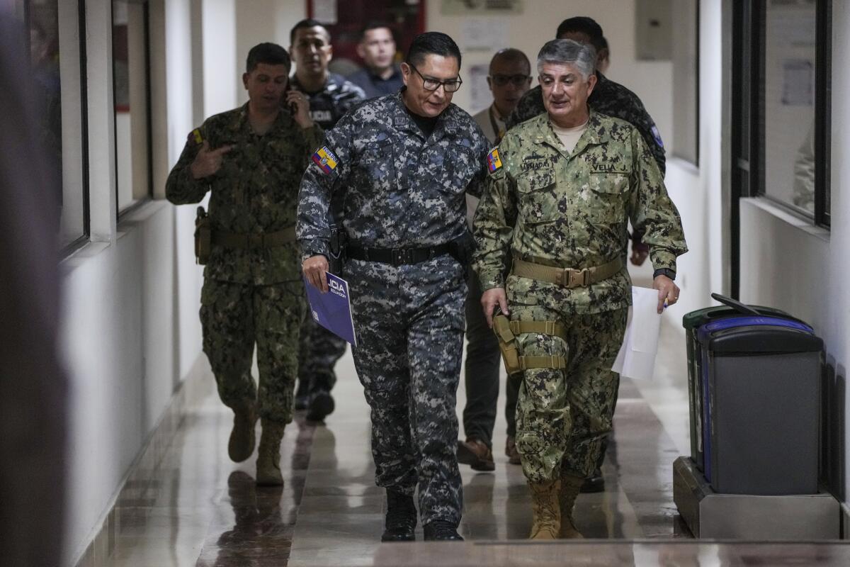 EE. UU. y Ecuador inician operaciones militares conjuntas contra grupos criminales designados como terroristas