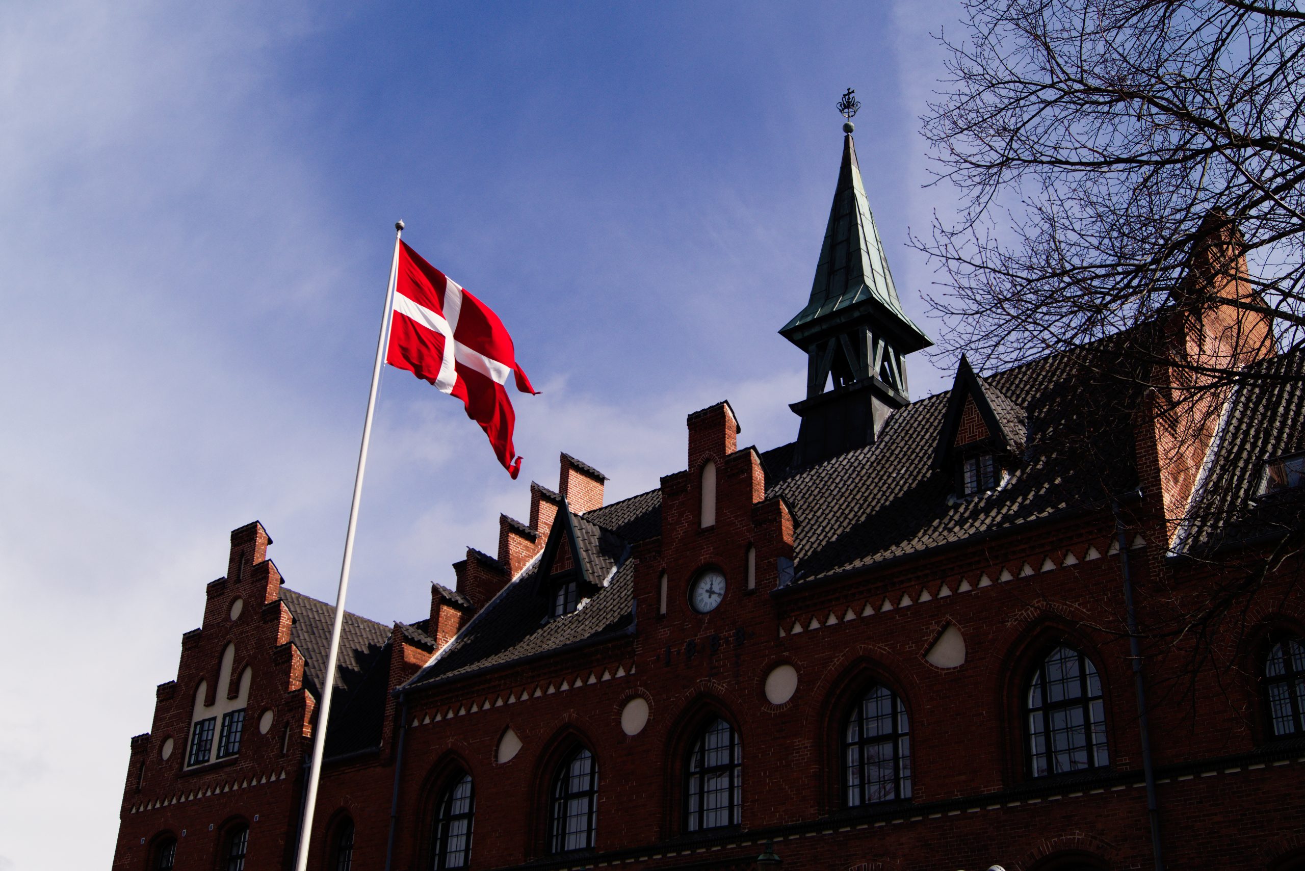 Crisis en Europa: bloqueo político en Dinamarca y huelga general paraliza Italia