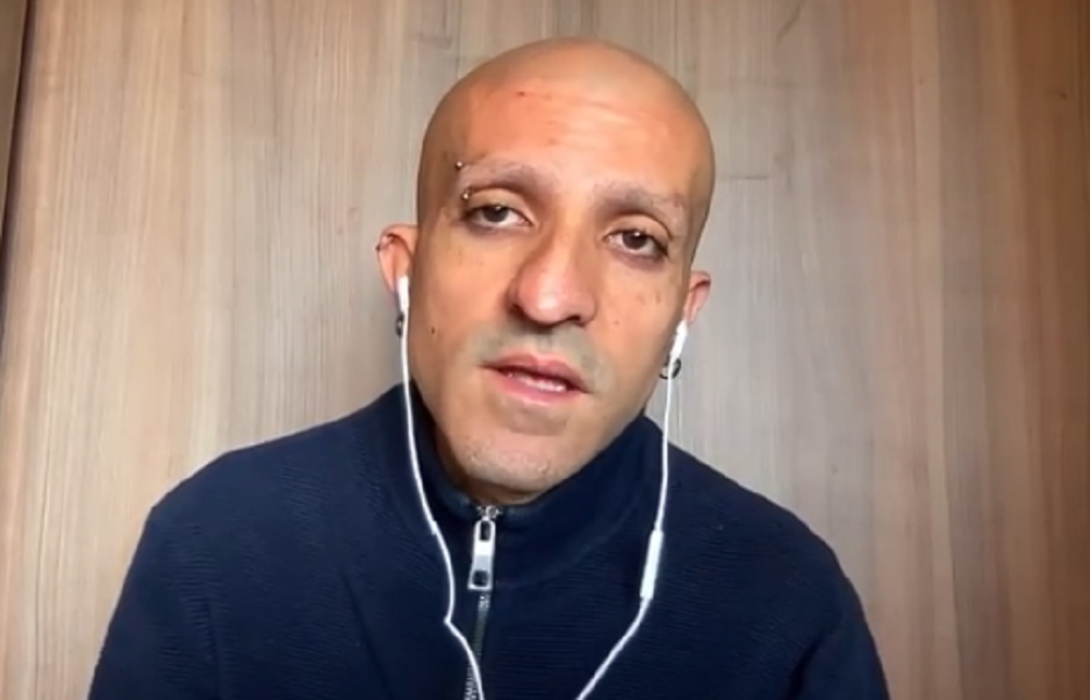 Rodrigo Rojas Vade tendría rayados políticos en sus brazos tras brutal ataque en Melipilla