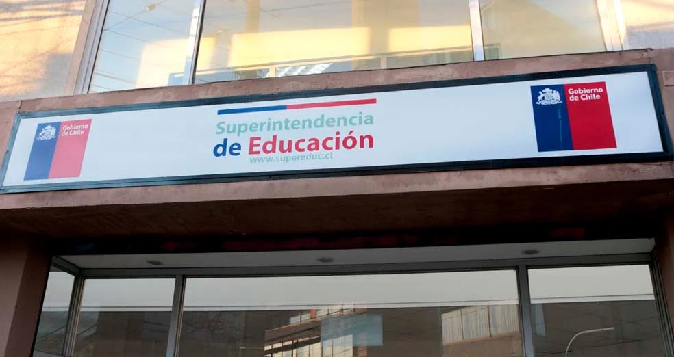 Superintendencia de Educación deroga normas sobre Aula Segura y enfoque de género