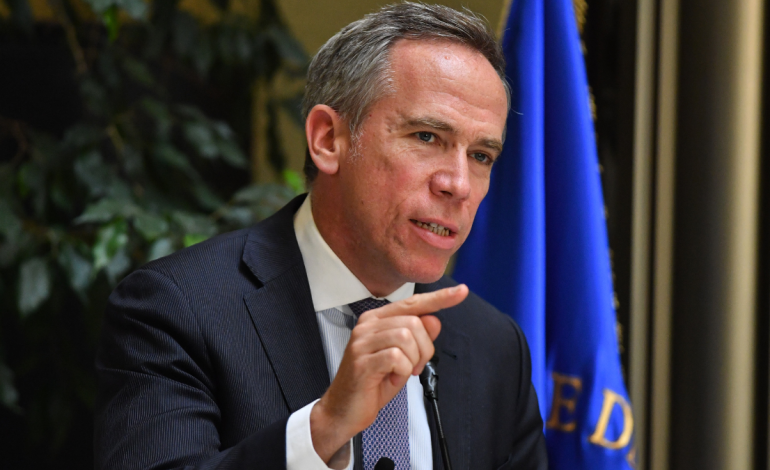 Cónclave oficialista: Jorge Alessandri admite que plan no incluye nuevas medidas para la clase media