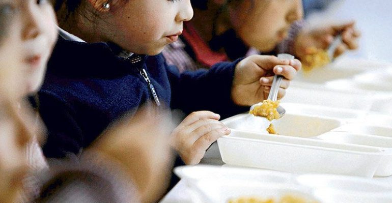 Recortes en Educación: Gobierno evalúa 15 ajustes que incluyen alimentación escolar y beneficios estudiantiles