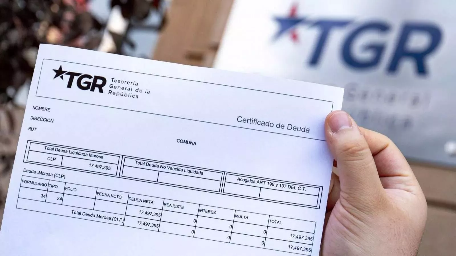 Tesorería inicia embargos y retenciones a deudores del CAE: así funciona el proceso