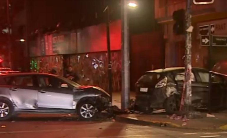 Pasajera sigue en riesgo vital tras accidente en Santiago: responsables que huyeron serían carabineros