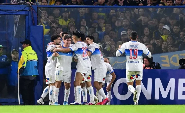 Universidad Católica hace historia en La Bombonera: vence a Boca y clasifica como líder en Copa Libertadores
